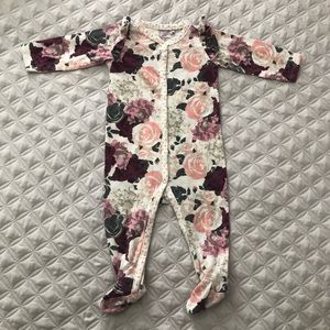 Baby outfit by Jessica Simpson size 6/9 months